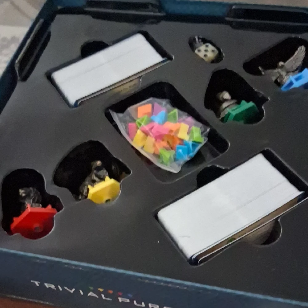 Trivial Pursuit World of Harry Potter Ultimate Edition - Blue - Picture 2 of 3